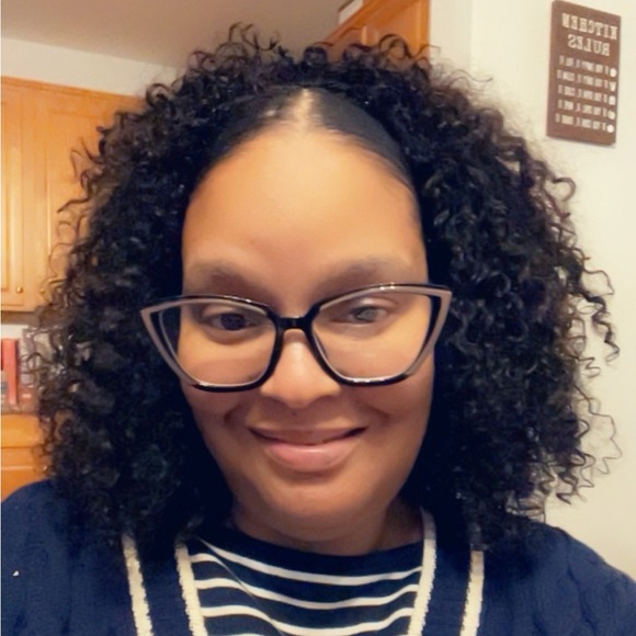 Meet your Posher, Rena S - Picture 3 of 4